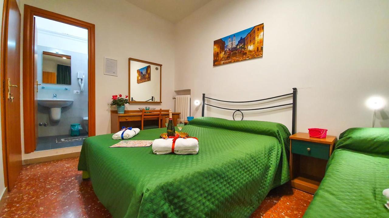 ホテル A Casa Simpatia - A Richiesta Parcheggio Gratuito ! ローマ エクステリア 写真