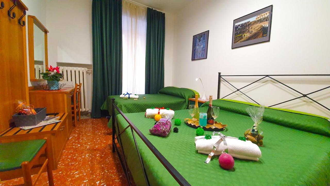 ホテル A Casa Simpatia - A Richiesta Parcheggio Gratuito ! ローマ エクステリア 写真