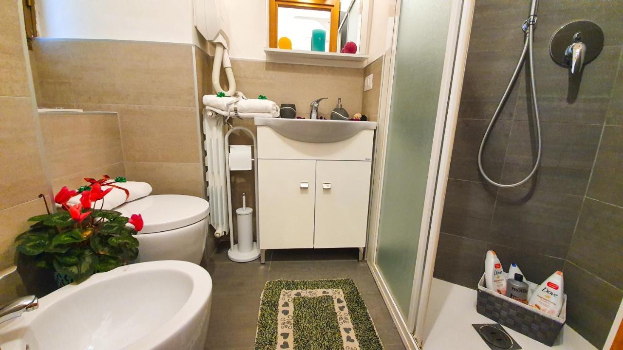 ホテル A Casa Simpatia - A Richiesta Parcheggio Gratuito ! ローマ エクステリア 写真