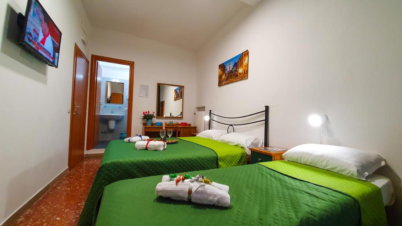 ホテル A Casa Simpatia - A Richiesta Parcheggio Gratuito ! ローマ エクステリア 写真