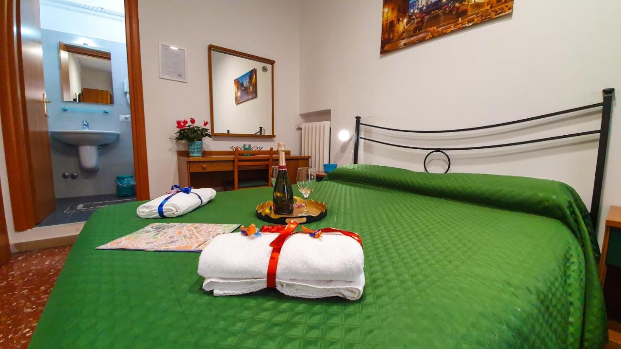 ホテル A Casa Simpatia - A Richiesta Parcheggio Gratuito ! ローマ エクステリア 写真