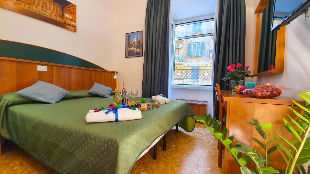 ホテル A Casa Simpatia - A Richiesta Parcheggio Gratuito ! ローマ エクステリア 写真