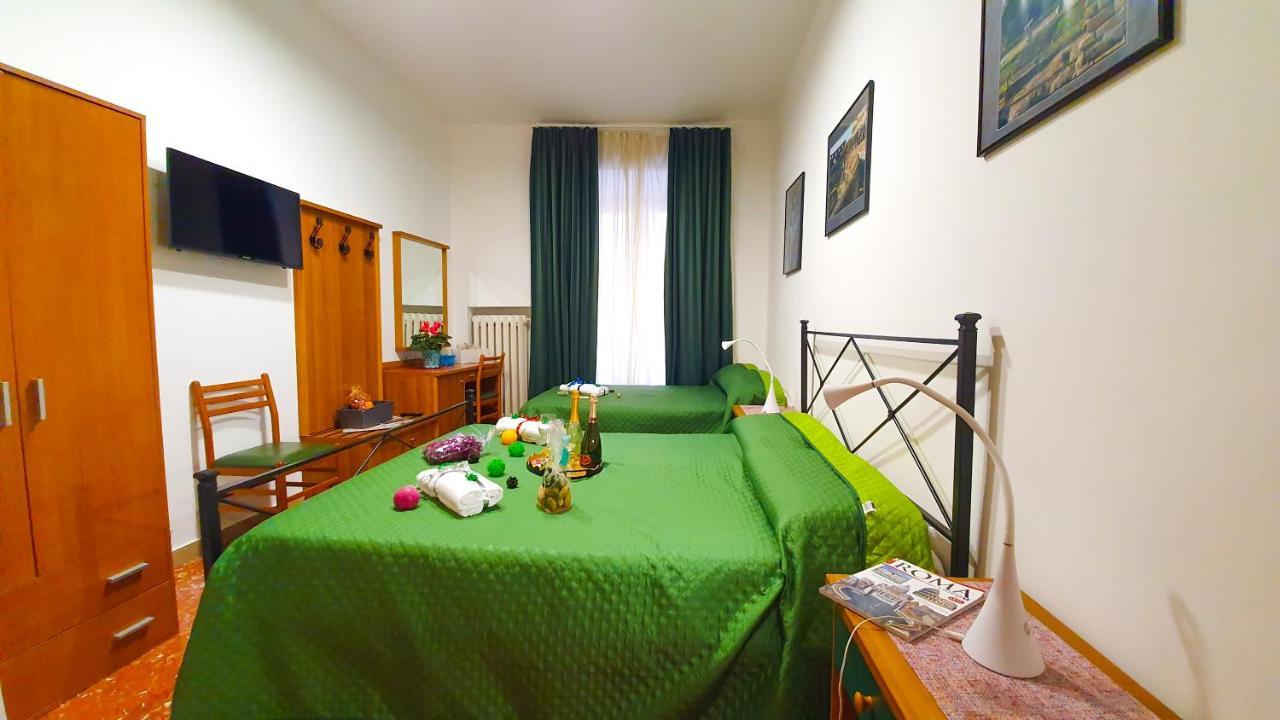 ホテル A Casa Simpatia - A Richiesta Parcheggio Gratuito ! ローマ エクステリア 写真