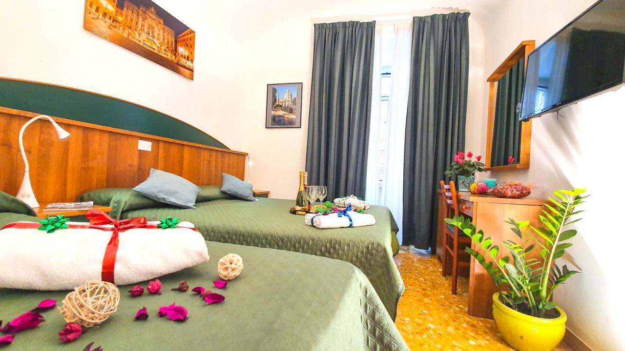 ホテル A Casa Simpatia - A Richiesta Parcheggio Gratuito ! ローマ エクステリア 写真