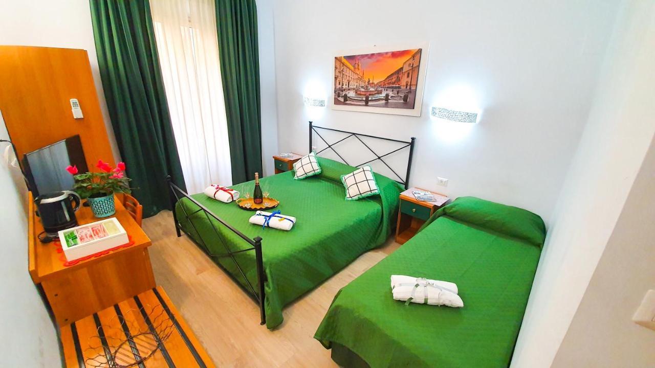 ホテル A Casa Simpatia - A Richiesta Parcheggio Gratuito ! ローマ エクステリア 写真